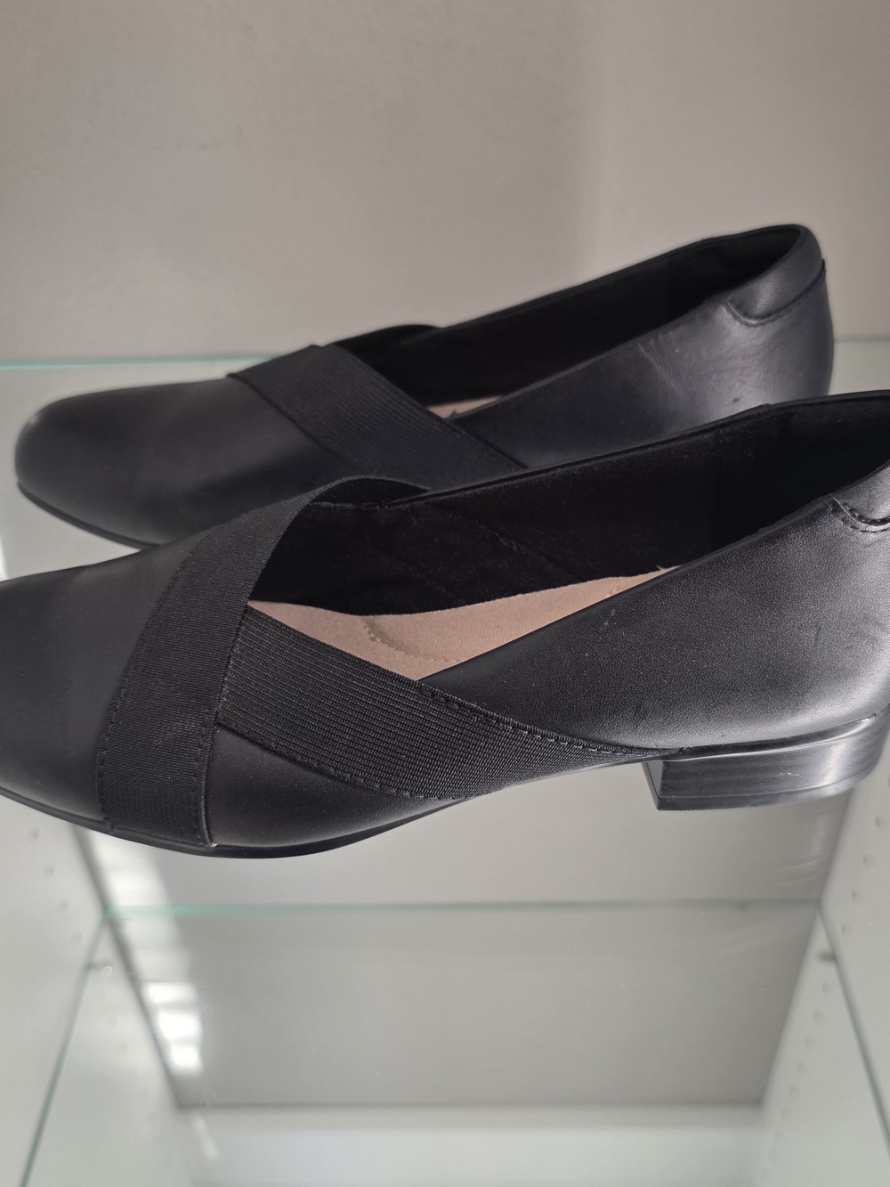 Ckarks Black Slip-On Flats with Cross Elastic Strap Size 7W - Picture 7 of 10